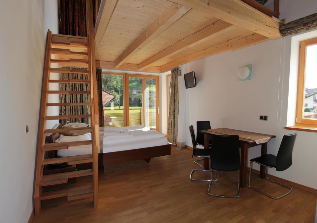 Hotel Garni - Am Burghuegel